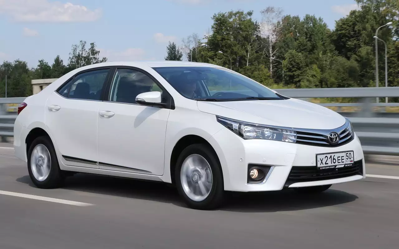 Toyota Corolla 11-й генерации, выпускавшейся с 2013 по 2019 годы