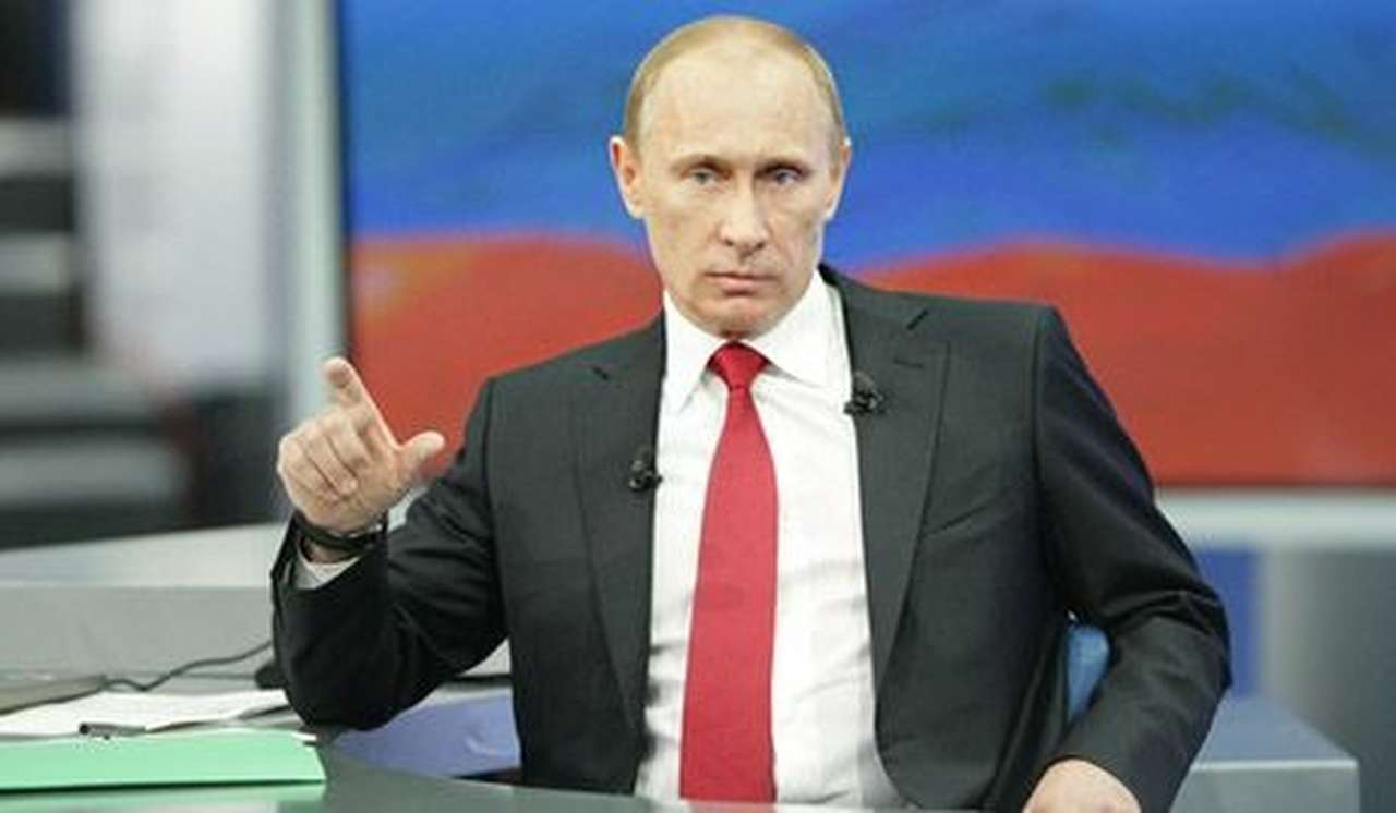 Путин: На Дальнем Востоке топливо традиционно чуть-чуть дороже