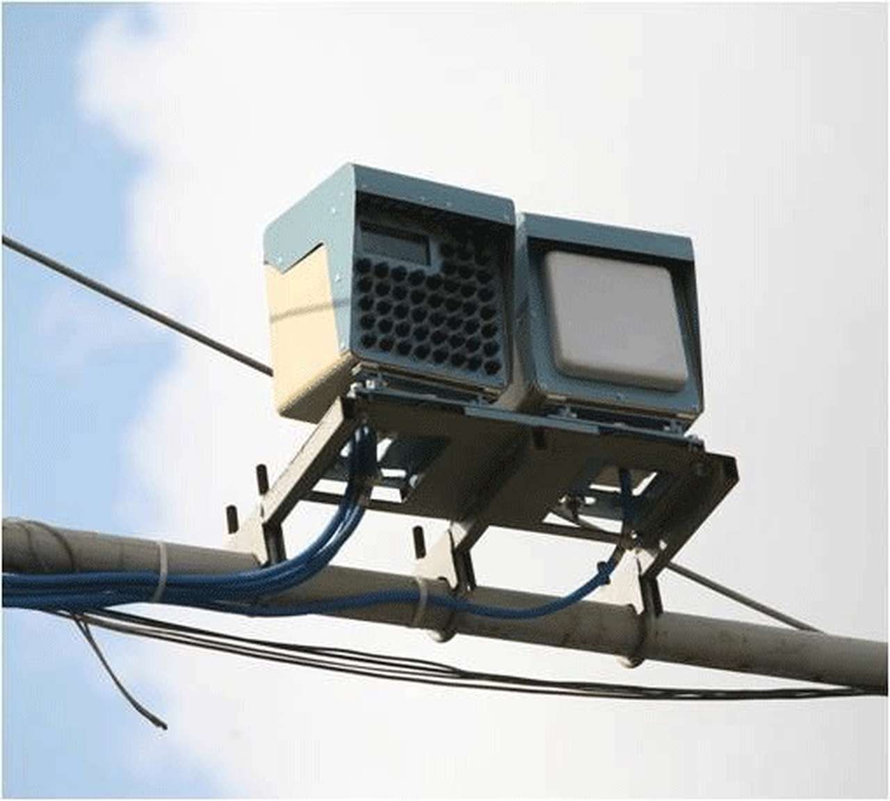 Атакованные вирусом камеры в Подмосковье подстраховали мобильными аналогами