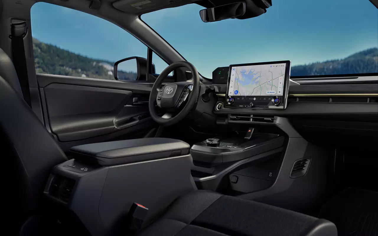 Интерьер Toyota bZ Woodland