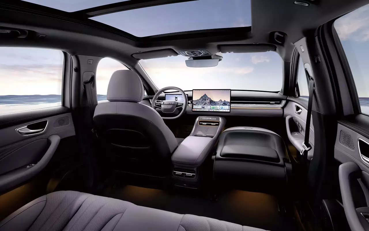 Интерьер Roewe M7