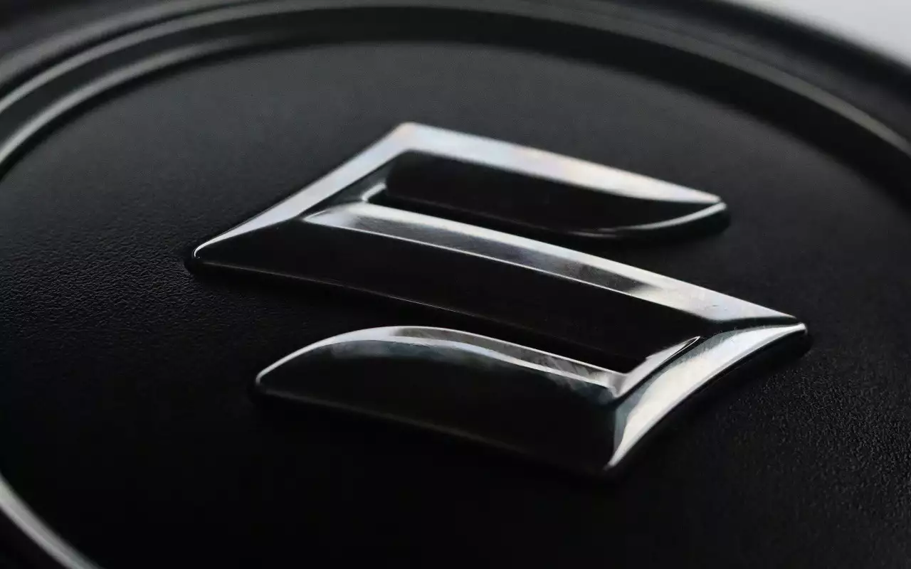 Suzuki обновила фирменную эмблему
