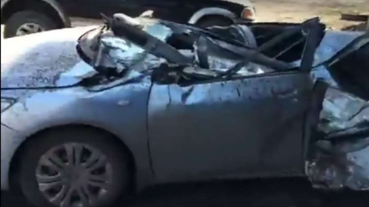 Экспресс-утилизация: белазовская шина раздавила Тойоту