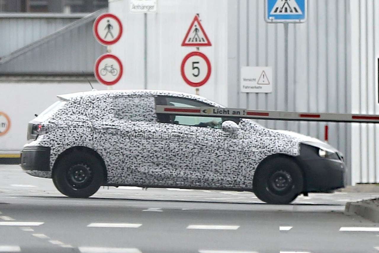 Впервые замечен новый Opel Astra