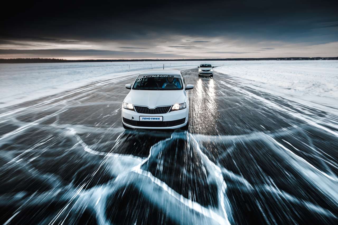 Новая шина Toyo Observe Ice-Freezer прошла испытания российским льдом