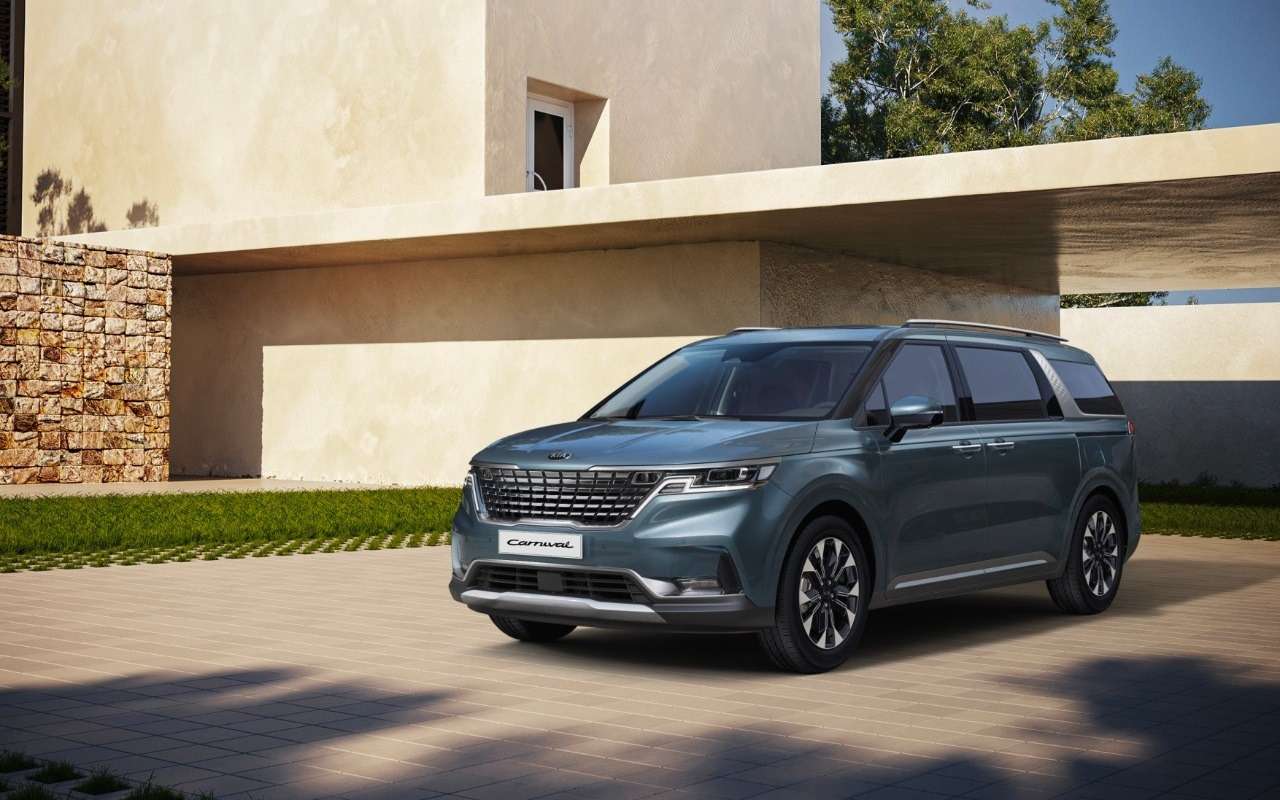 Новый Kia Carnival: названы сроки появления в России
