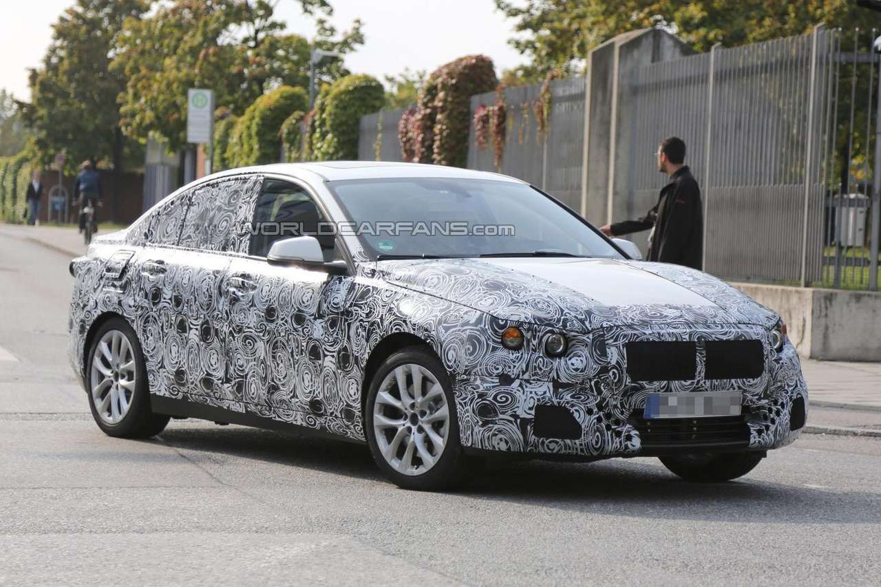 Замечен самый компактный седан BMW – с передним приводом