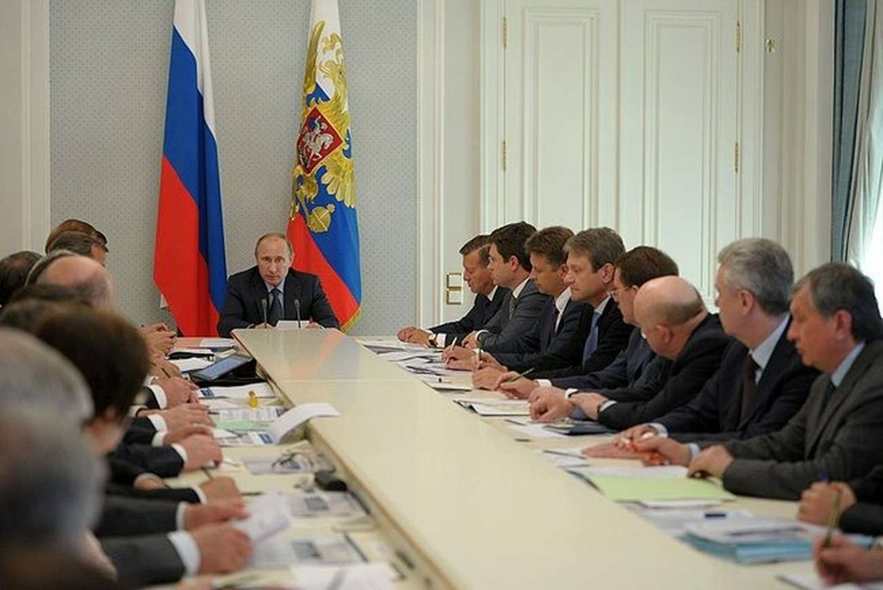 Президент поручил поощрять льготами покупателей авто на газе 