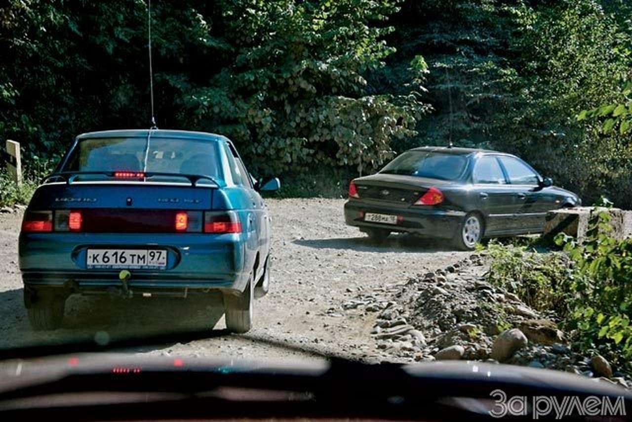 ГАЗ-31105, ВАЗ-21104, Kia Spectra. Степной аперитив