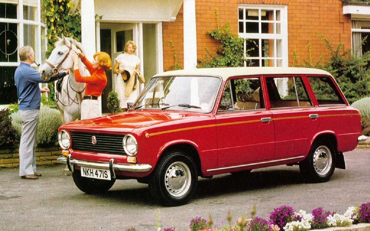 Праворульная Lada 1500 Estate с сиденьями от ВАЗ-2106.