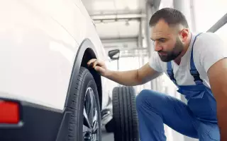 Водителей предупредили об ошибке шиномонтажников, которая станет фатальной