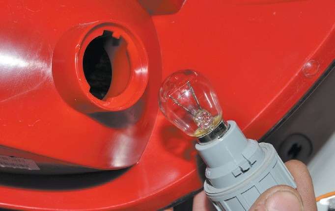 Hyundai Solaris bulb replacement