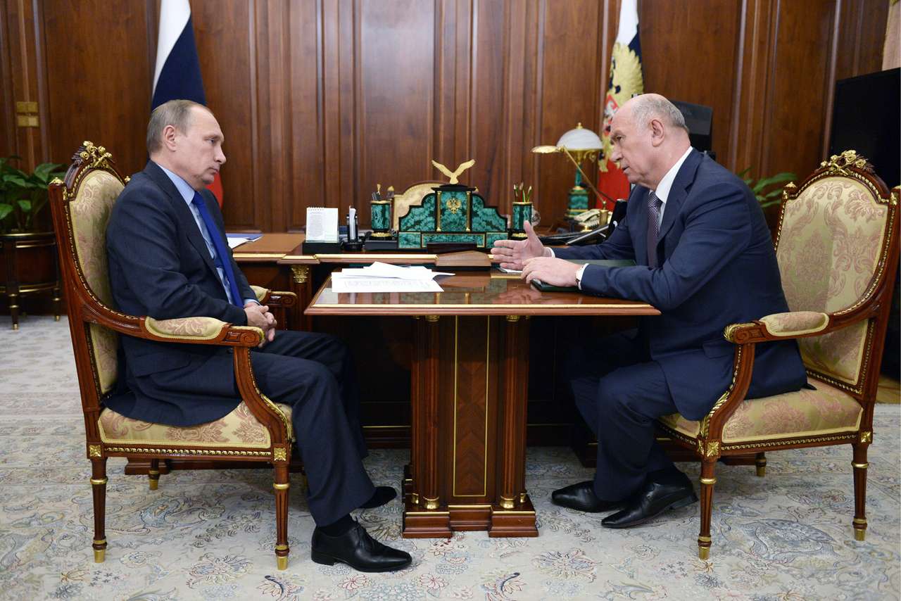 Самарский губернатор пообещал пересадить чиновников на Lada Vesta и XRAY