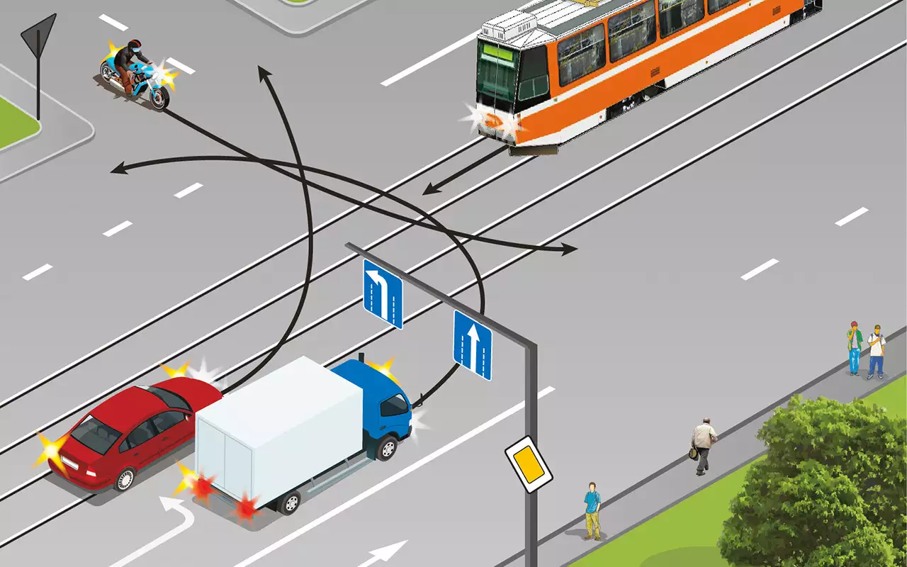 Поворот с трамвайных путей — что не учел водитель красной машины