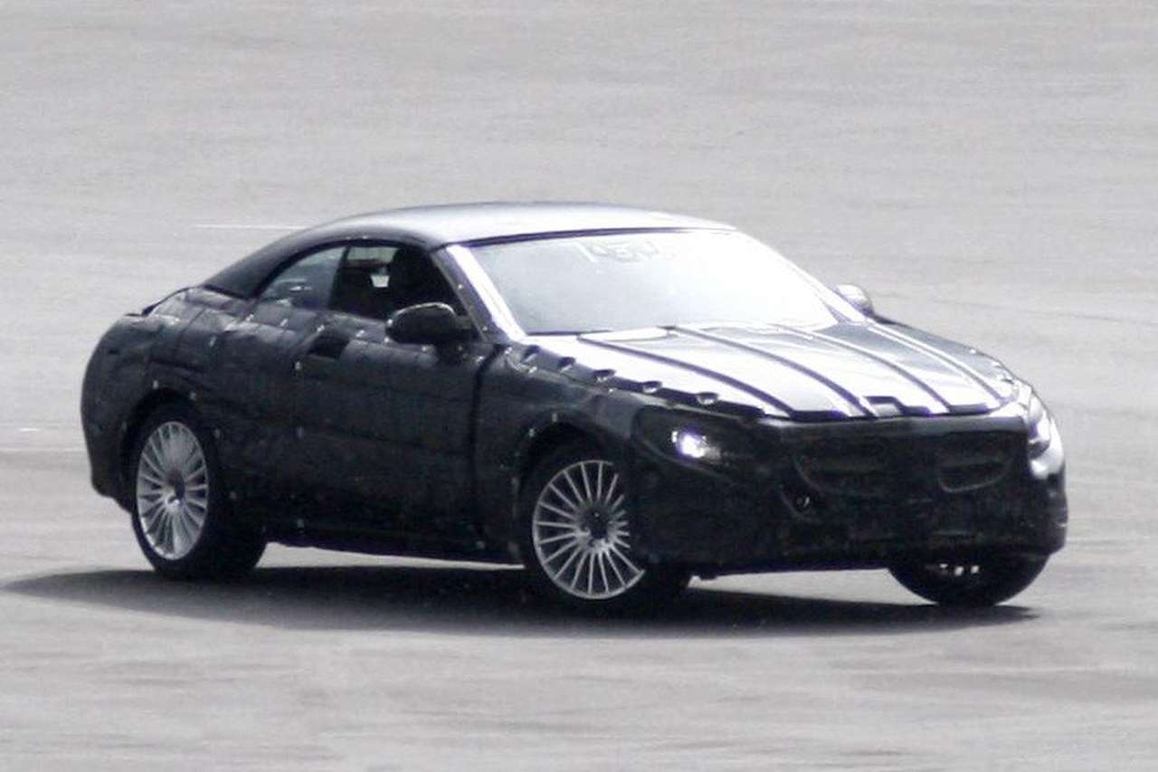 В моторную гамму войдут только топовые агрегаты V8 и V12, в том числе и собранные вручную и одним мастером шедевры от AMG