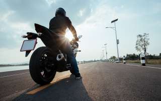 Инвалидам и мотоциклистам снова отказали в праве ездить по выделенкам