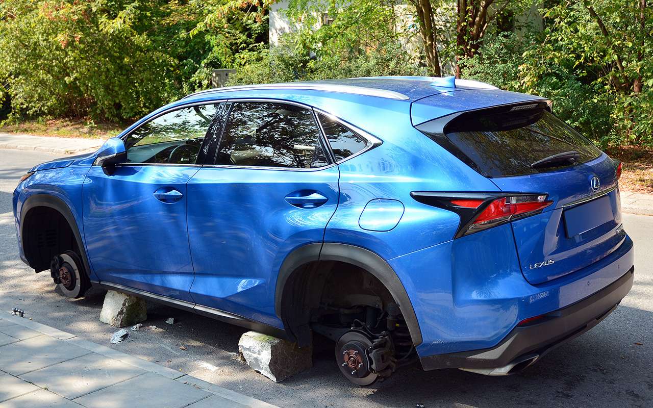 Кражи фар, зеркал и других деталей участились