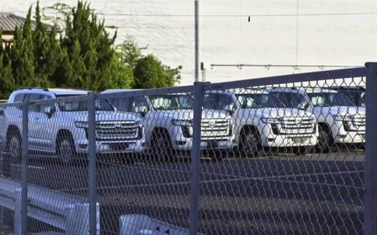 Новый Toyota Land Cruiser — первые фото и видео серийной версии