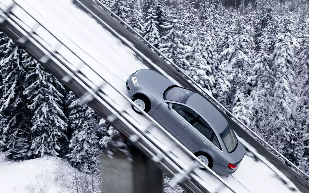 Как въехать в ледяную горку?