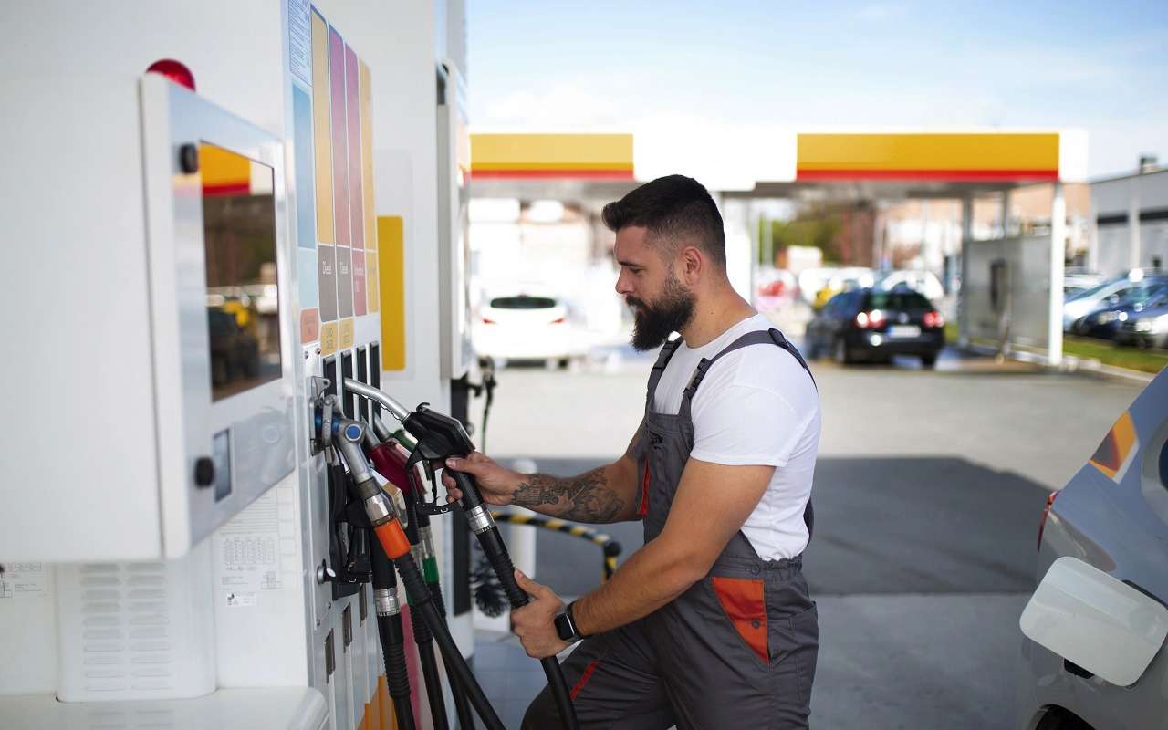 Полный запрет на экспорт бензина продлен