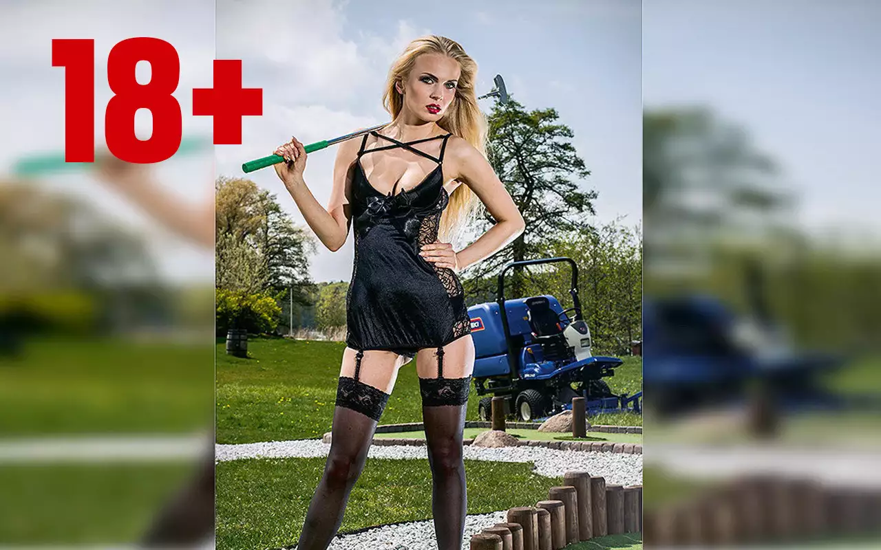 Сексапильные трактористки-2 — японско-немецкий календарь-2018