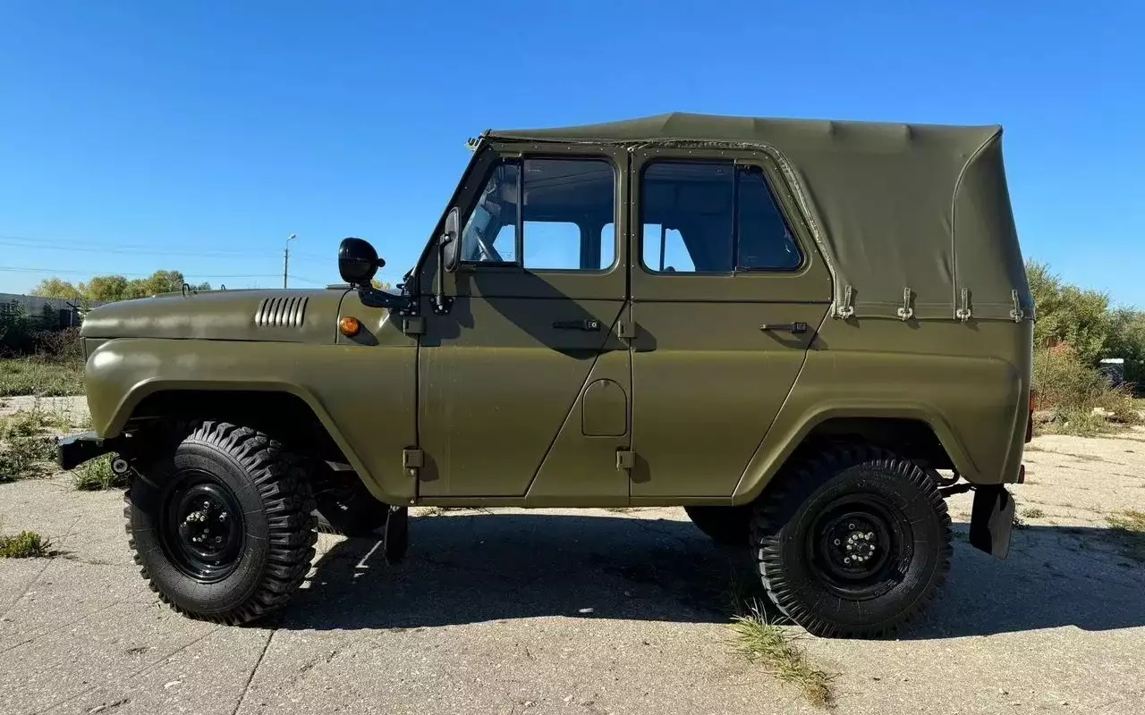УАЗ-31512 2000 года выпуска