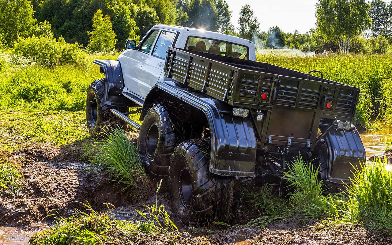 Высота Ямала почти 2,5 метра. Но сухие цифры не передают всего величия этой машины.