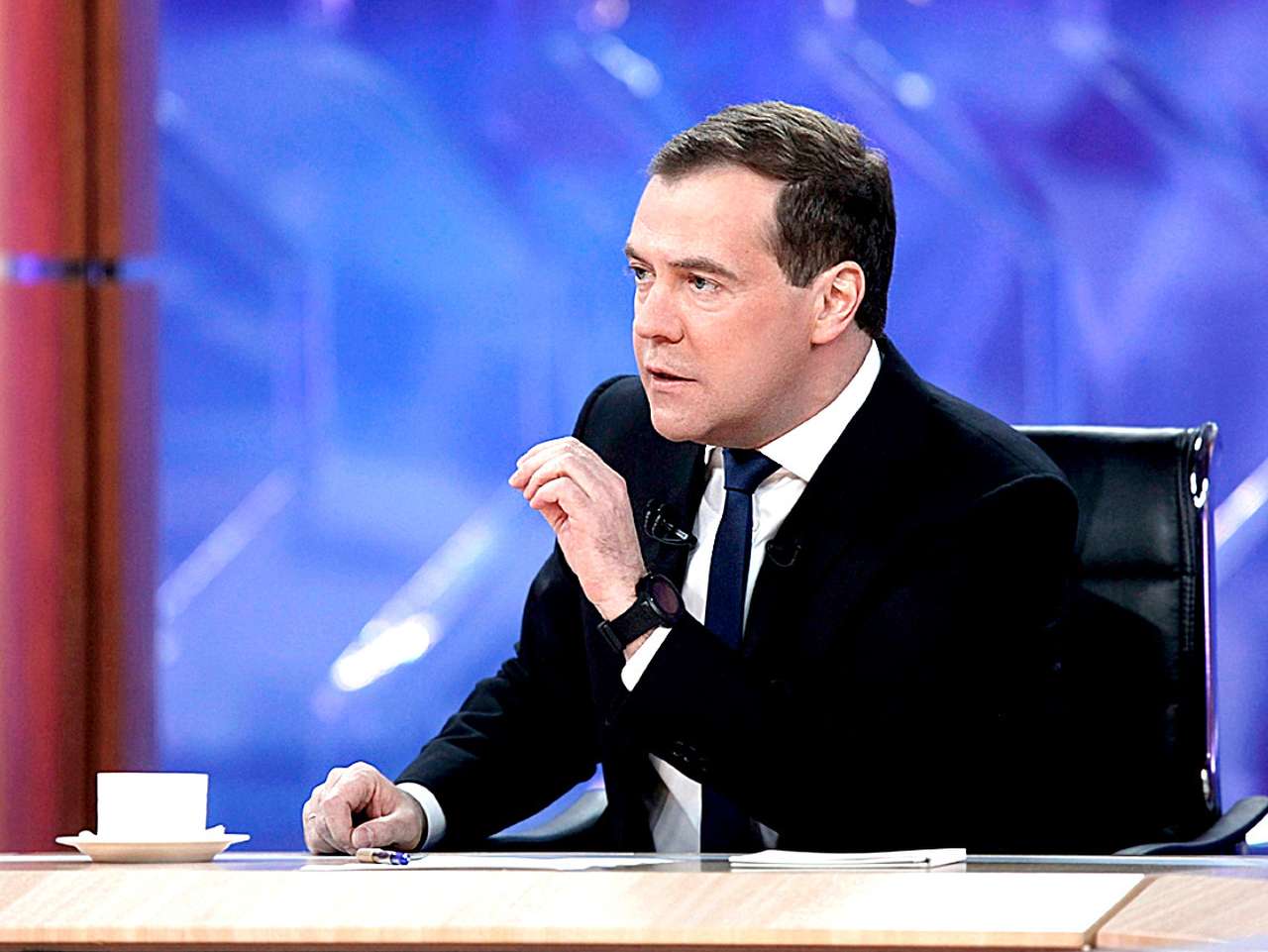 Дмитрий Медведев поговорит с водителями о промилле