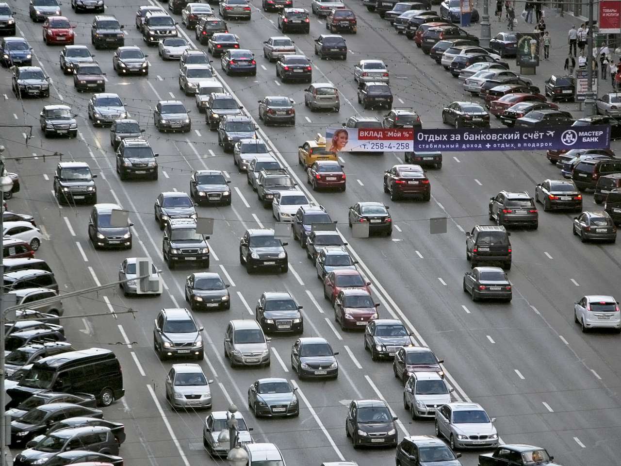 В апреле российский авторынок существенно просел