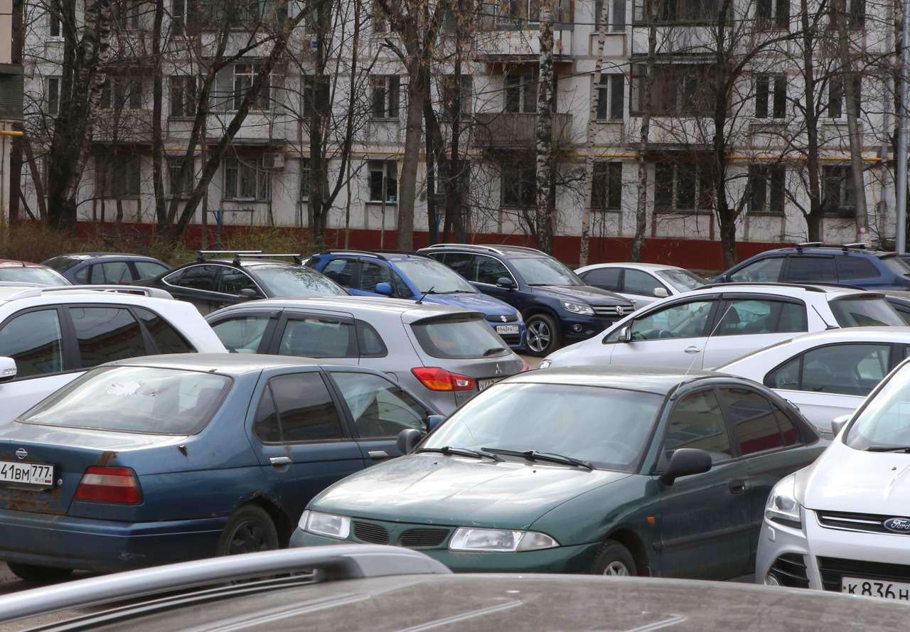 Землю у дома будем брать в аренду под парковку