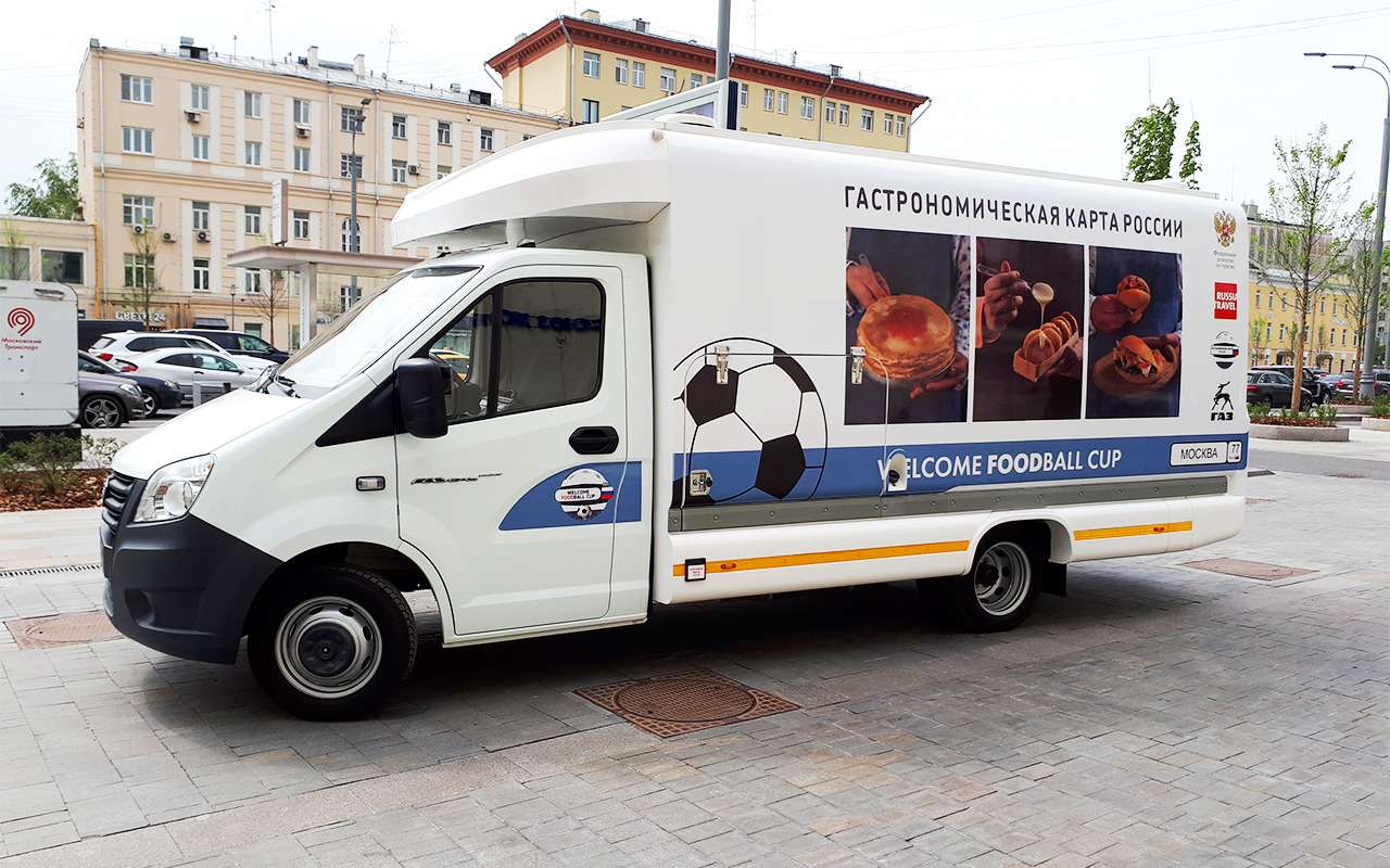 Современные автолавки не имеют ничего общего с древними «газончиками», которые приезжали в деревни и вели торговлю с колес.