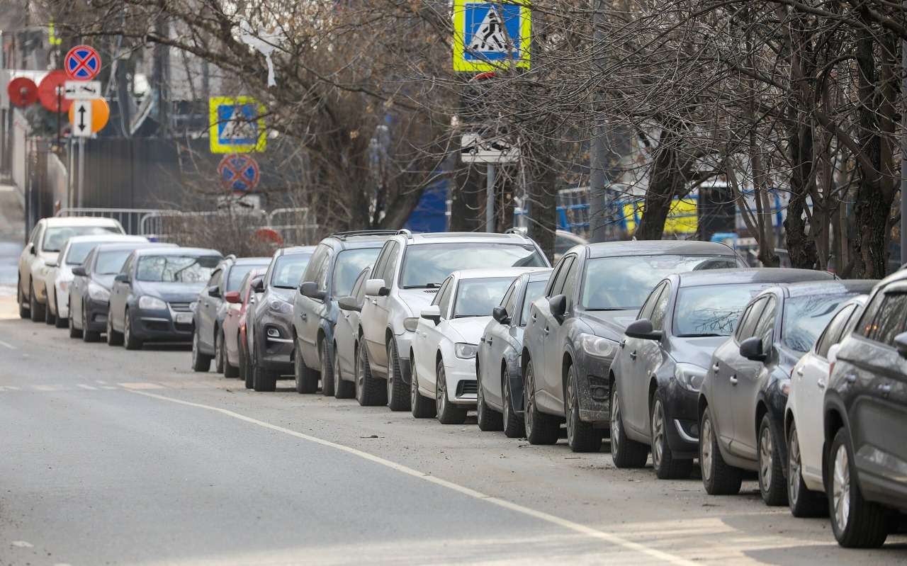 Парковочный квест: водители жалуются, что им негде оставлять машины