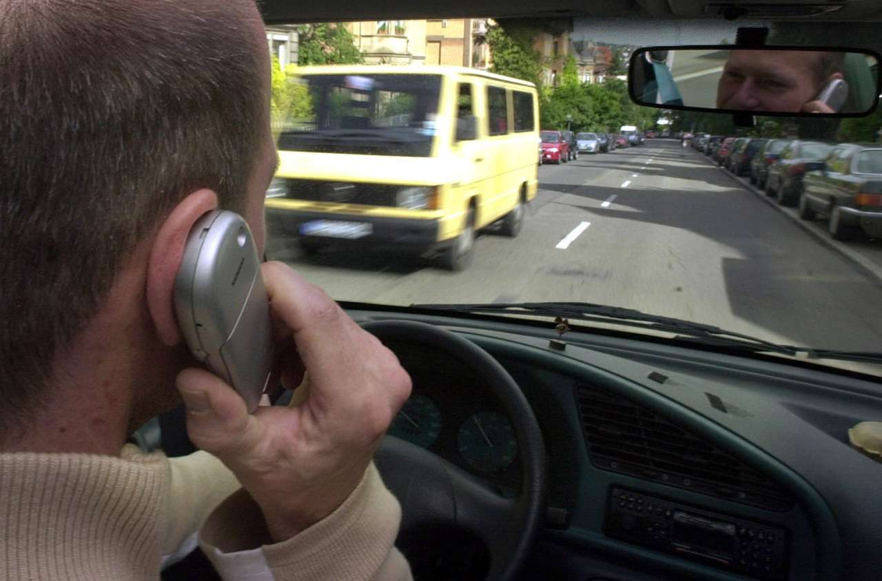 Лысаков отберет у водителей все гаджеты