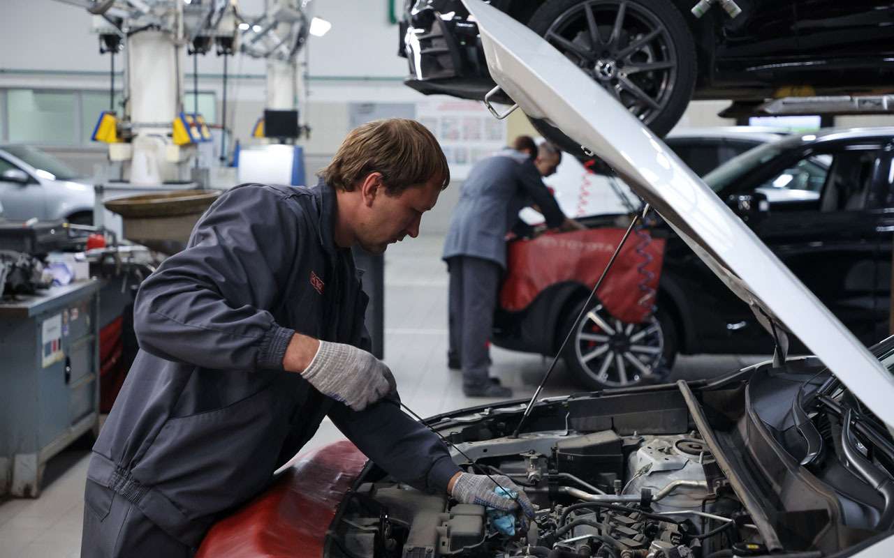 Назвали зарплату специалиста в сфере ремонта и обслуживания автомобилей