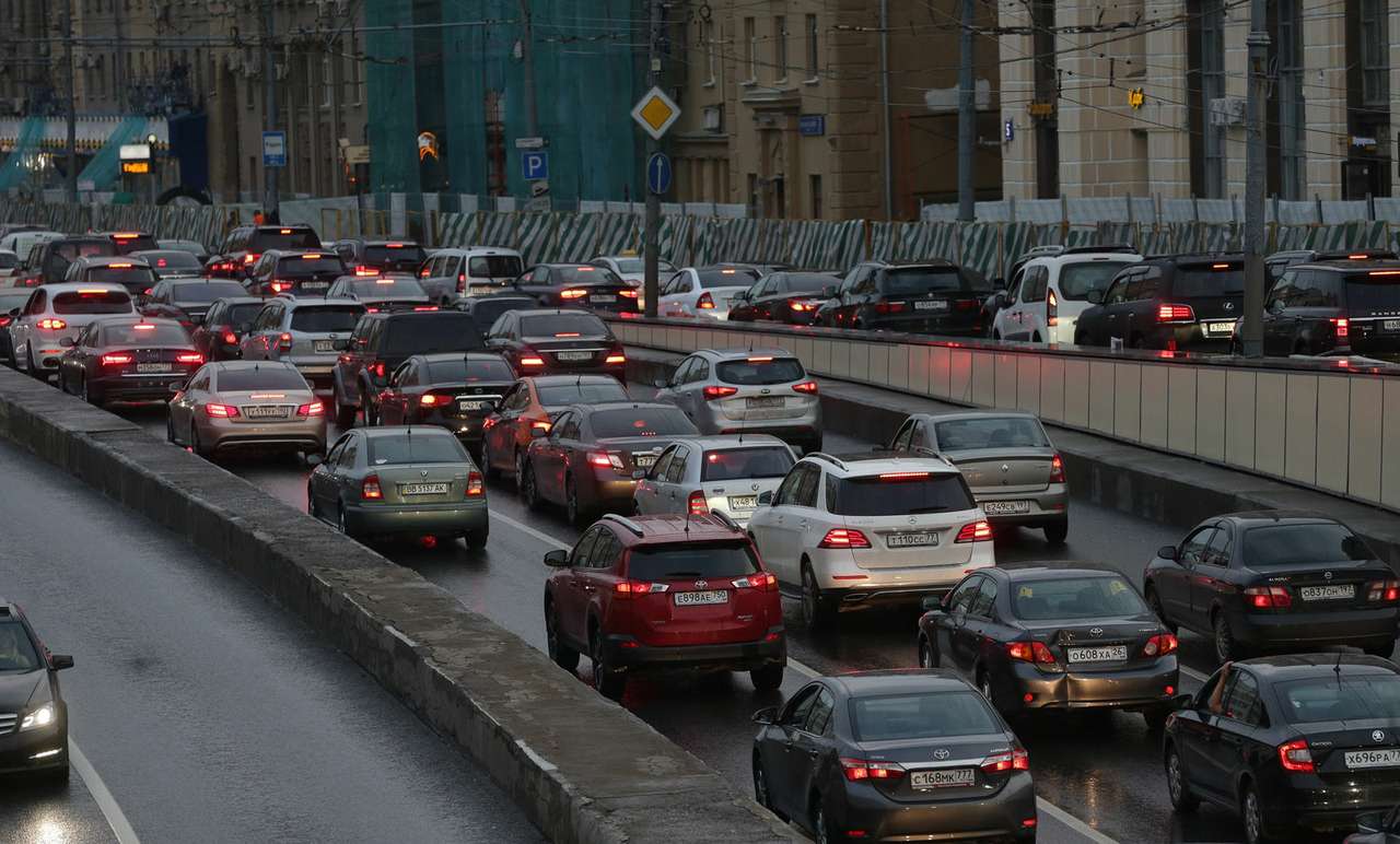 В России посчитали иномарки