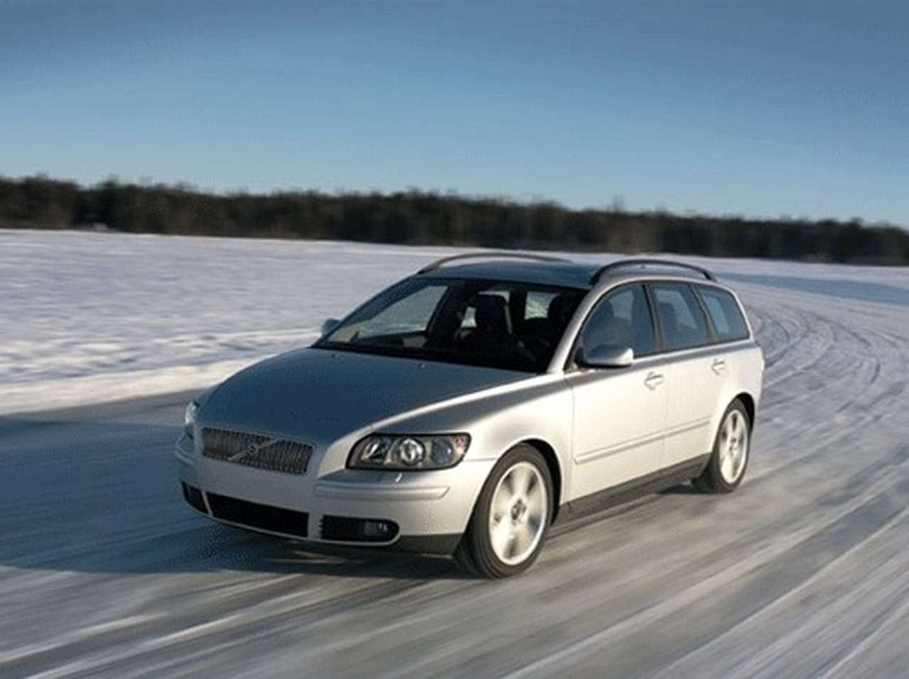 Стартовали продажи Volvo V50 T5 AWD