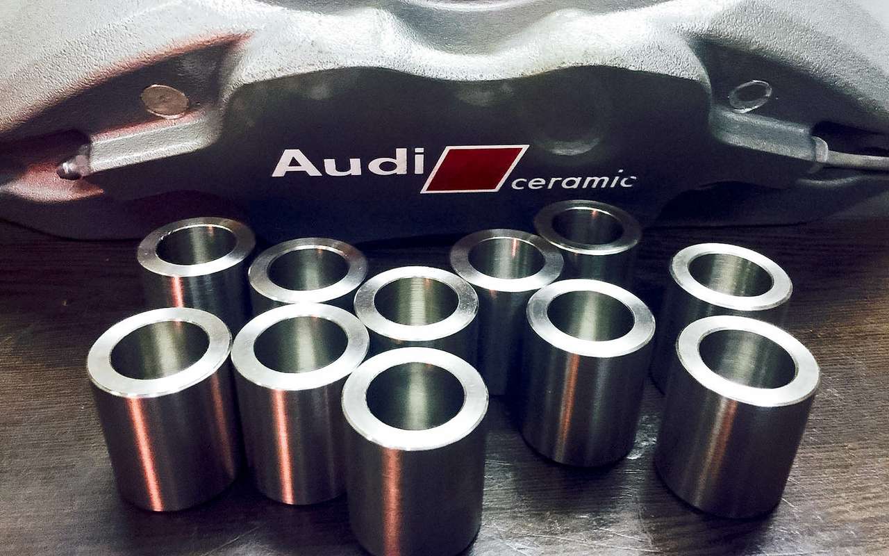 Отсутствие оригинальных ремкомплектов для суппортов не зависит от статуса автопроизводителя. С одинаковым успехом тормозной механизм может официально считаться неремонтопригодным как у эксклюзивного спорткара, так и у бюджетного городского седана.