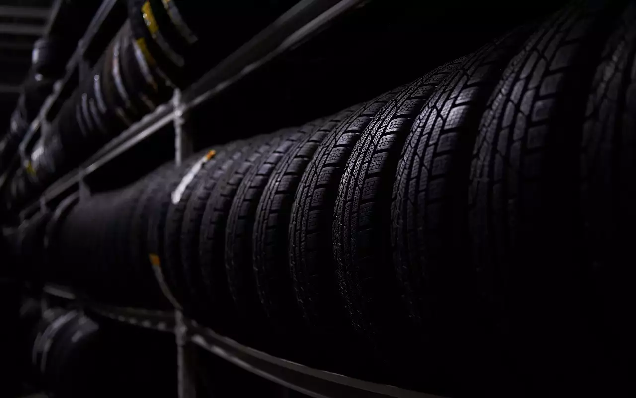 Зимние шины сильно подорожали в России