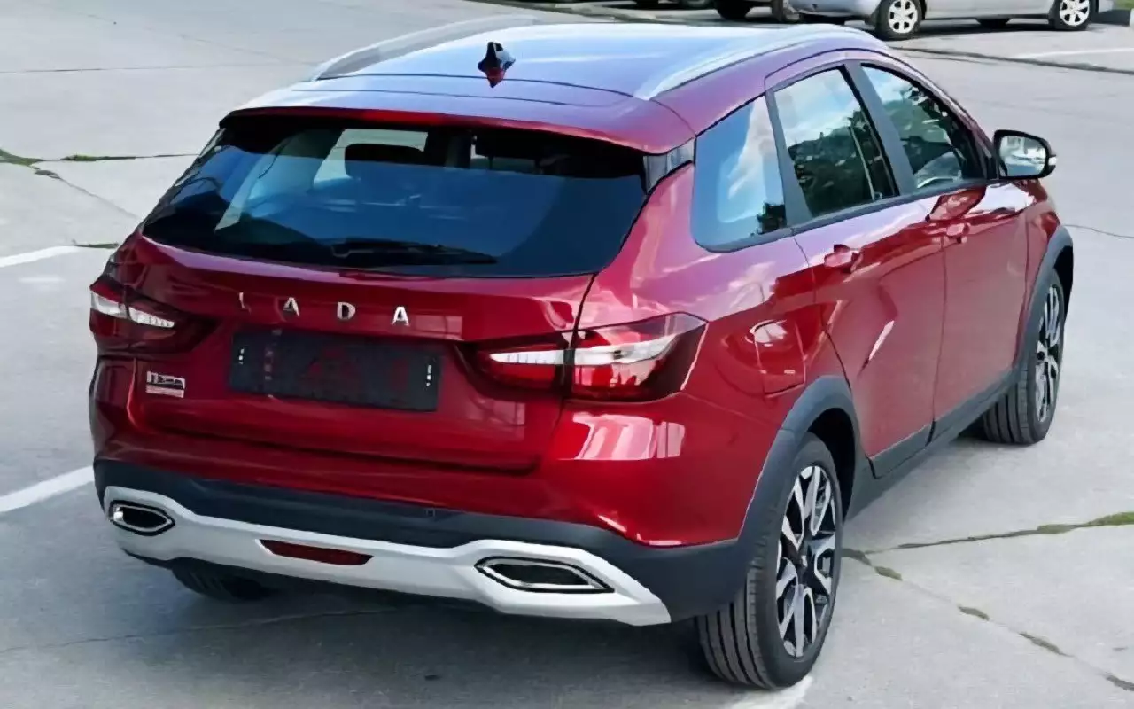 Веста получила новый цвет кузова — первые фото