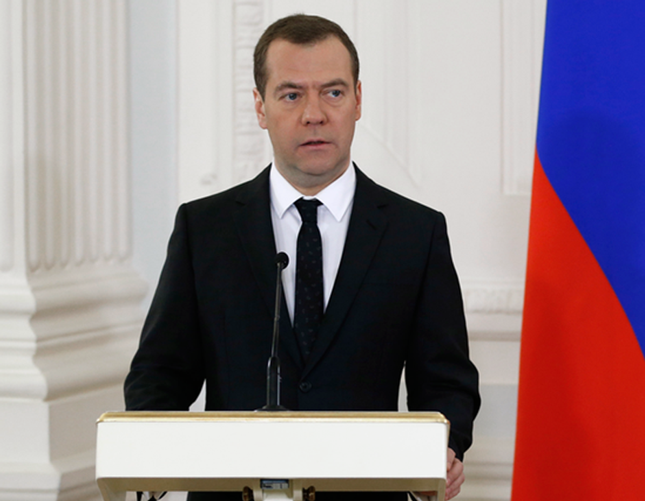 Медведев: дорожные технологии должны быть приспособлены к нашему климату