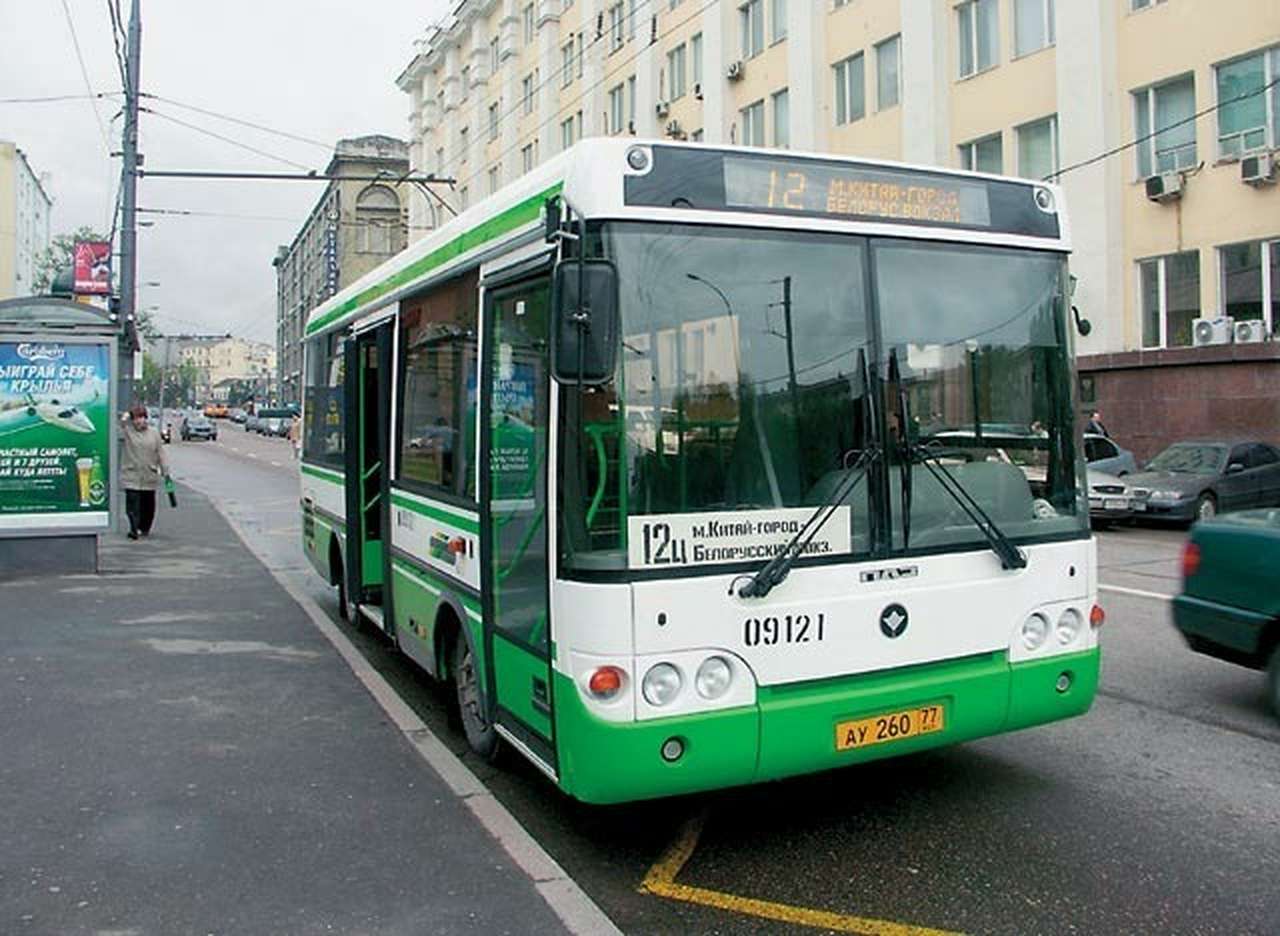 Москве – маленький автобус