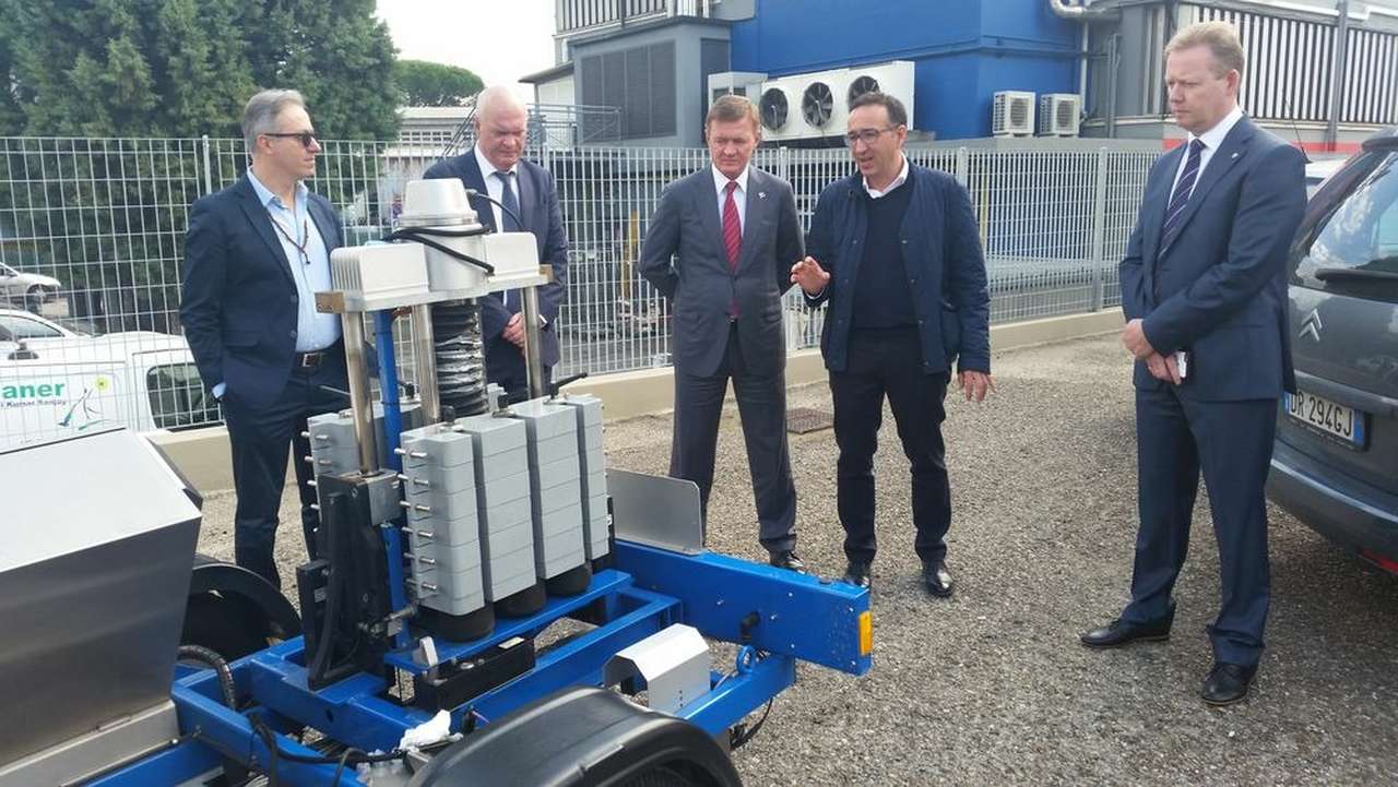 Итальянцы поделились опытом с дорожниками из России