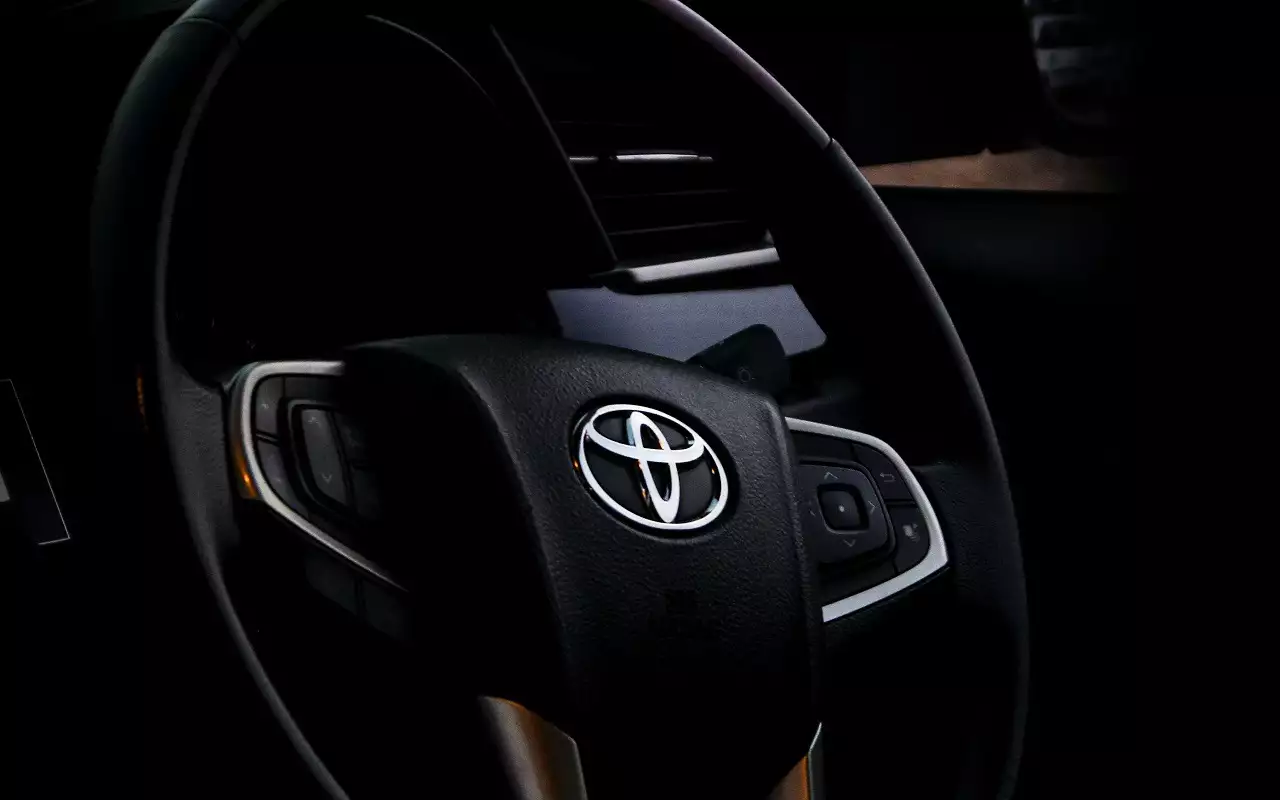 Toyota укрепляет бренд в России, несмотря на уход с рынка