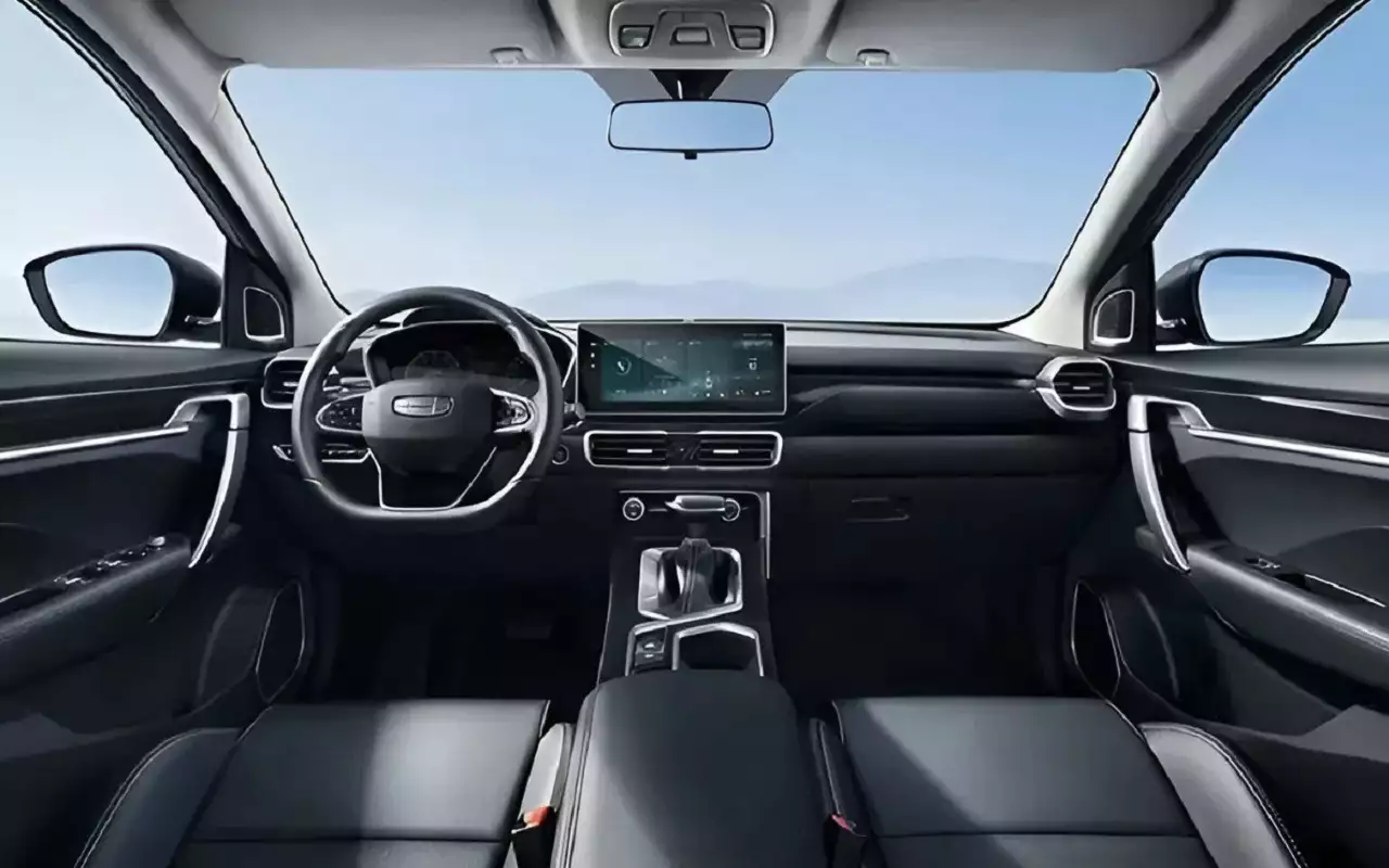 Интерьер Geely Coolray