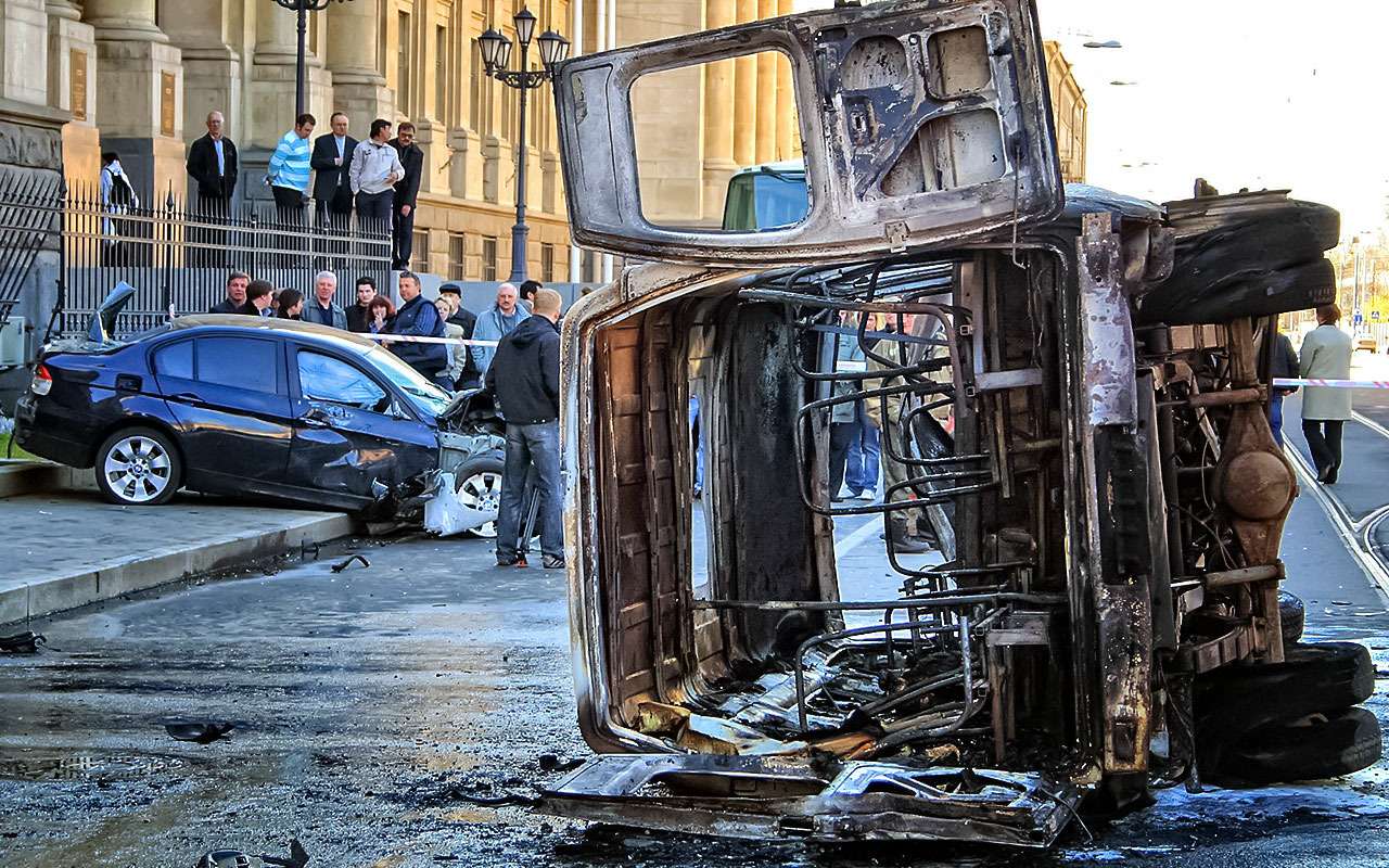 Чем серьезней авария, тем более серьезное давление может быть оказано. Здесь важно собрать как можно больше доказательств и придать их огласке.