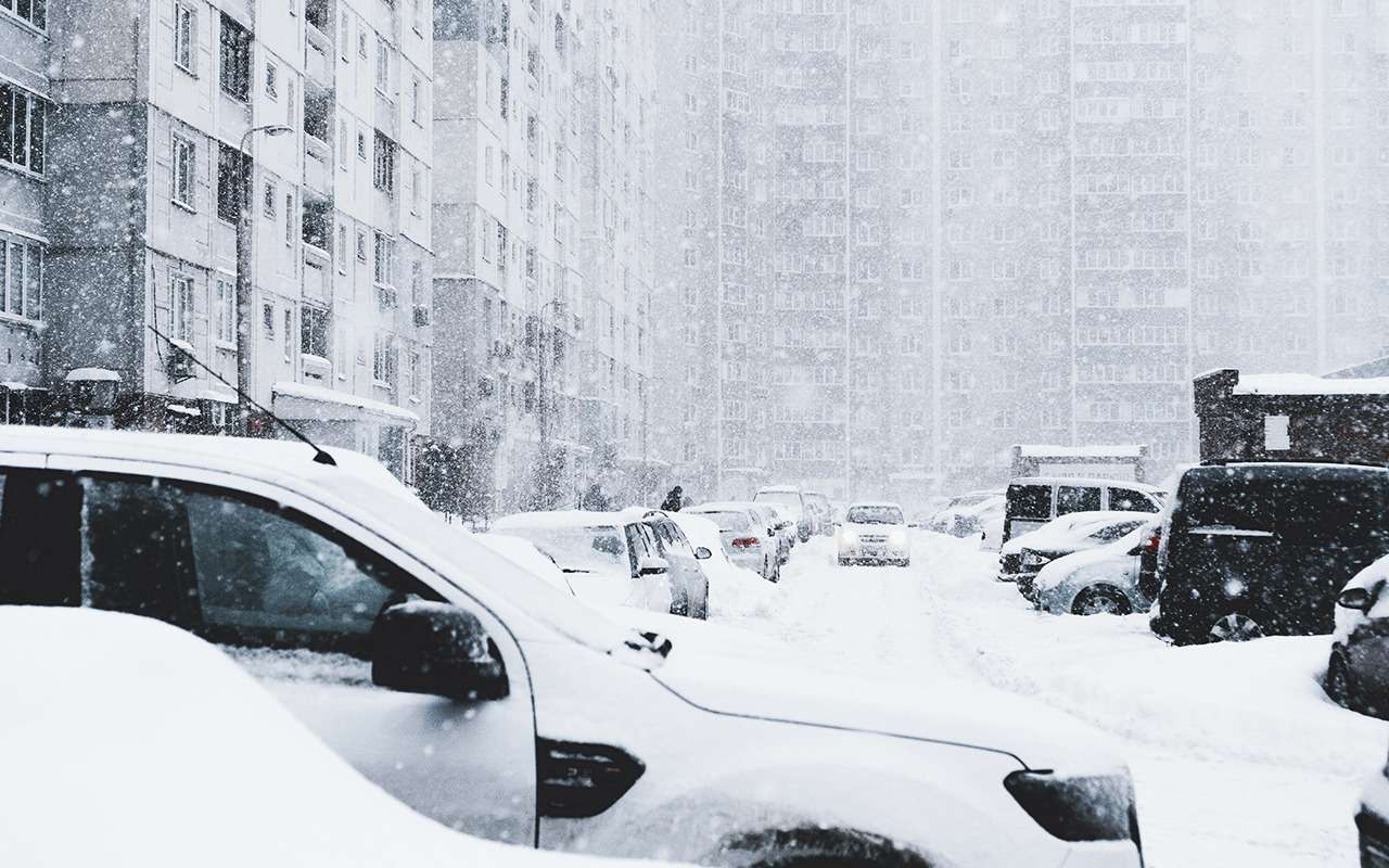 Верховный суд запретил парковаться в собственных дворах