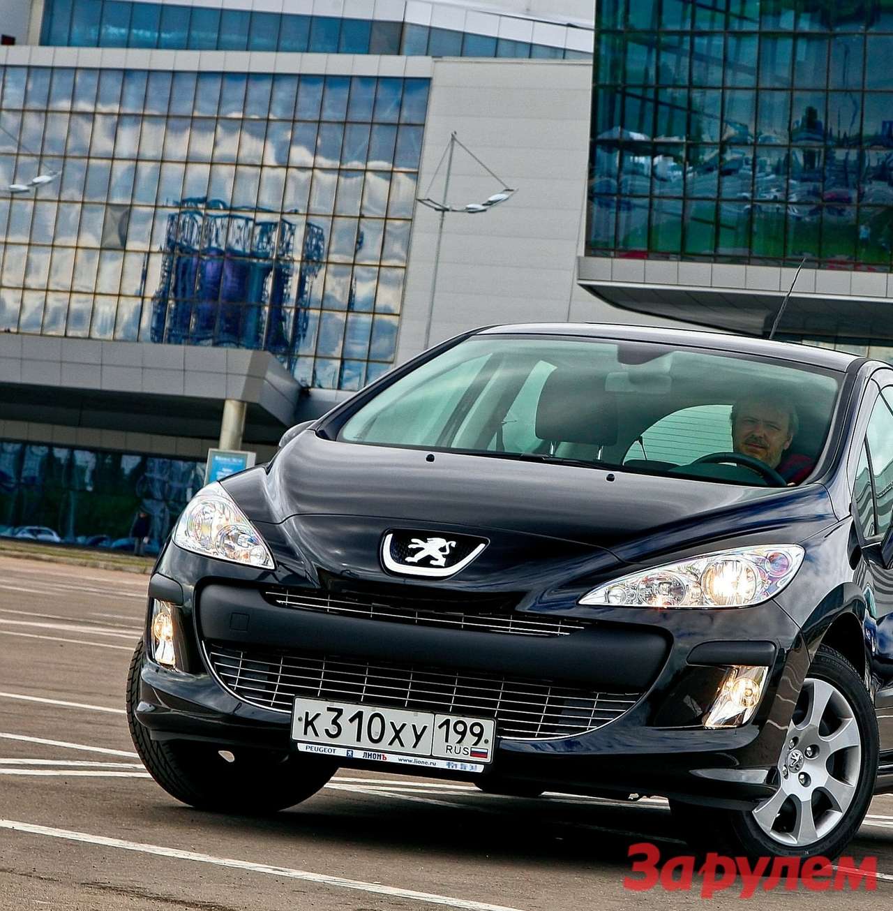 Peugeot 308 2010 года