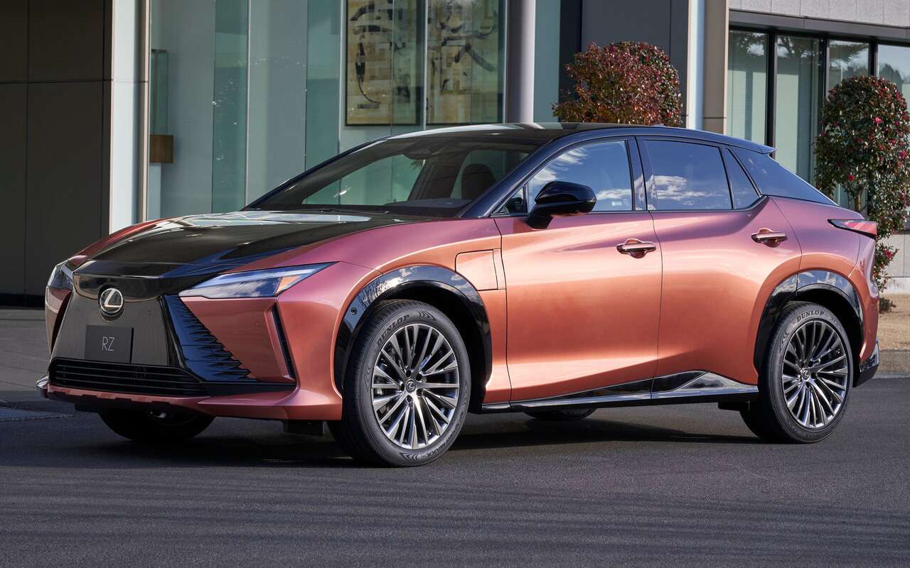 Кроссовер Lexus RZ поступил в продажу