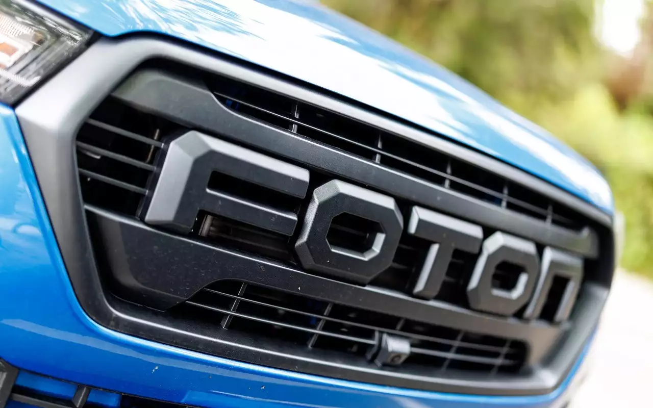 В России приостановили отгрузки популярных тягачей