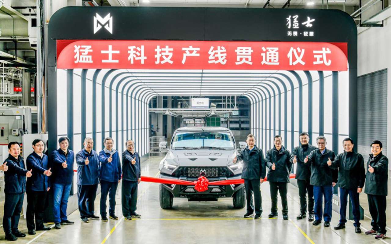 Невероятное из Китая: там начат выпуск 5-метрового внедорожника